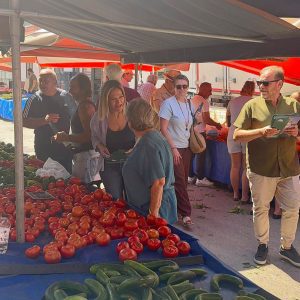 Μάρα Κουκουδάκη στην Αταλάντη και τη Στυλίδα Η Μάρα Κουκουδάκη στην Αταλάντη και τη Στυλίδα συζητά με πολίτες για την περιφερειακή ανάπτυξη και τις προοπτικές των νέων.